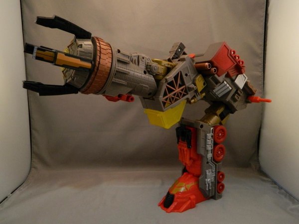 Transformers Year Of The Snake Platinum Edition Omega Supreme  (26 of 48)